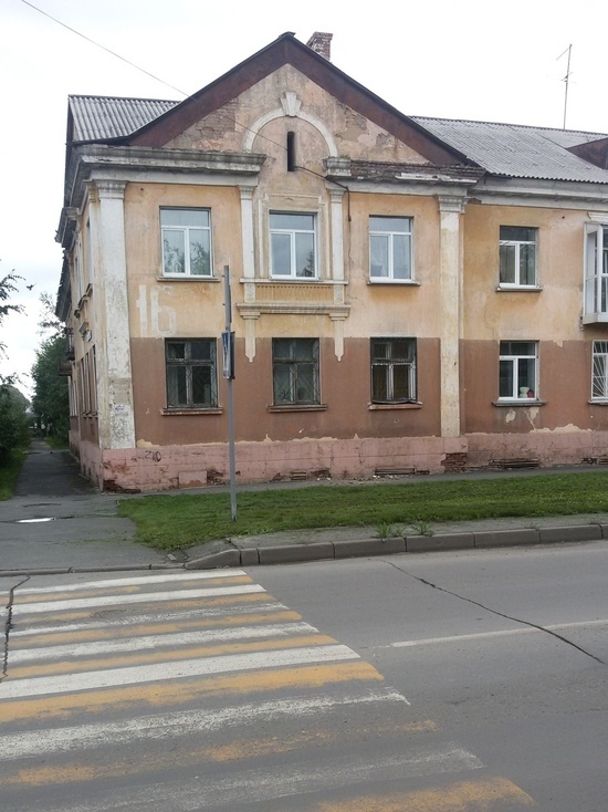 Кемеровчане обеспокоены осыпающимися жилыми домами