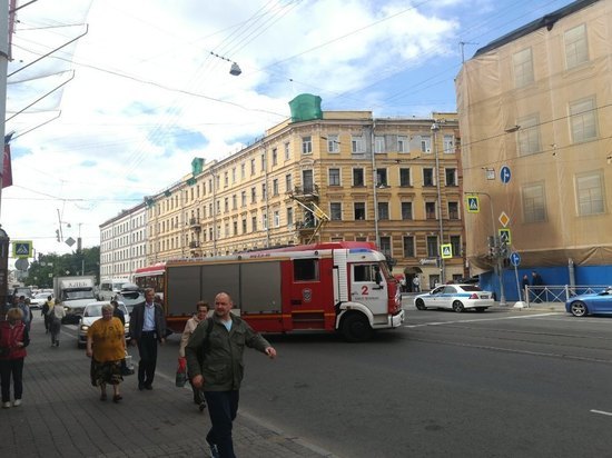 На Садовой улице пожарная машина врезалась в трамвай
