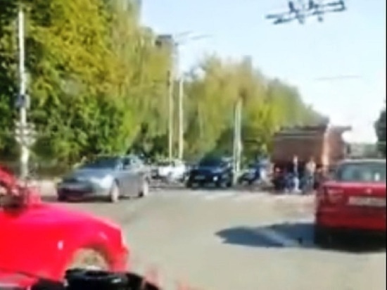 Калужские полицейские ищут очевидцев ДТП, где КАМАЗ сбил девочку