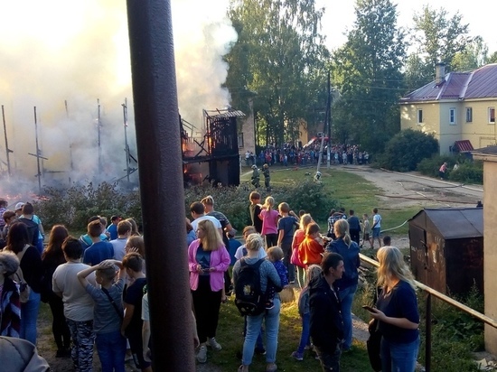 В Петрозаводске вновь горел деревянный сарай