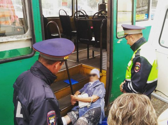 Бабушка на два часа парализовала трамваи в Новокузнецке