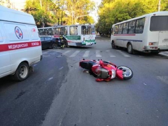 Два мотоциклиста за утро оказались под колесами машин в Калужской области