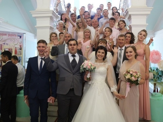  В красивую дату - 18.08.2018 - поженились 164 пары астраханцев