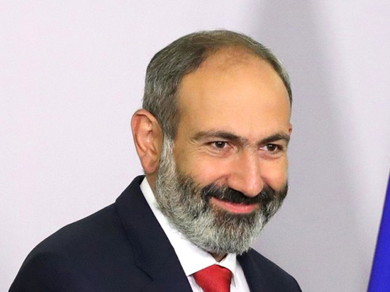 Высшим органом власти в Армении стала «революционная площадь»
