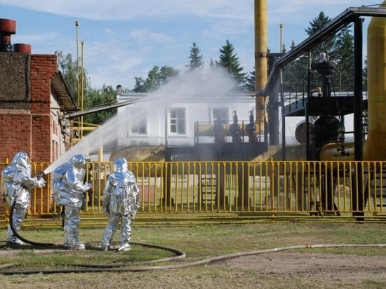 Пожарные потренировались тушить ТЭЦ-2 по худшему сценарию