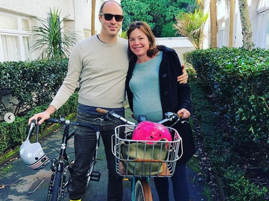 Министр Новой Зеландии показала фото поездки в роддом на велосипеде
