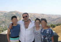 Данные о домогательствах сексуального характера отца к сестрам Хачатурян, признавшихся в его убийстве, проверят с помощью психолого-психиатрической экспертизы девушек, Об этом пишет "Интерфакс" со ссылкой на источник