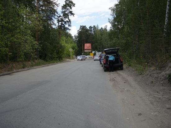 В Свердловской области в ДТП с трактором пострадала девушка