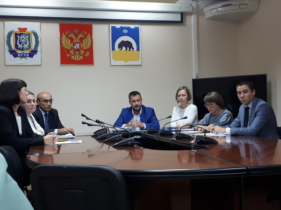 Специалисты муниципалитета Сургутского района разъясняют условия окружной программы