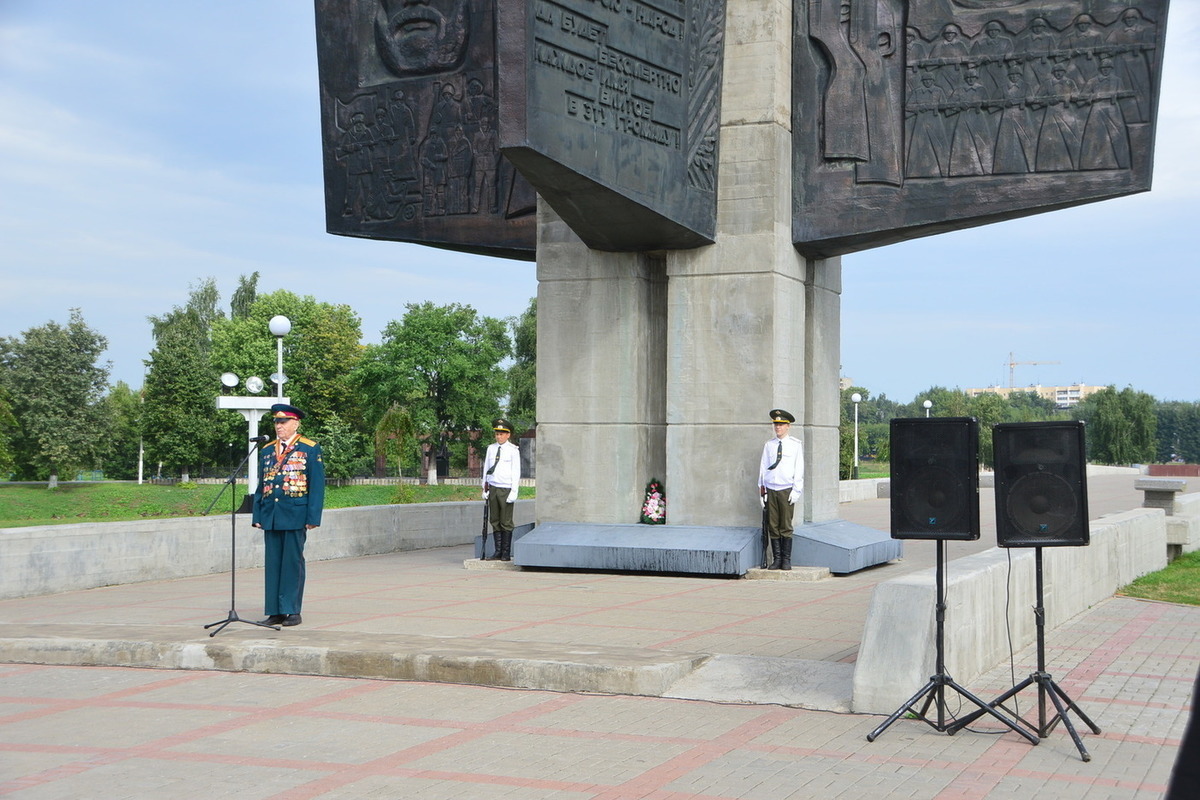 Обелиск Тверь. Обелиск Победы Бежецк.