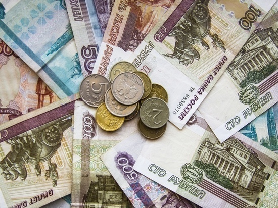 Рубль открыл торги ростом к доллару и к евро