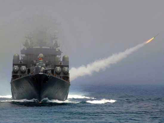 Украинский адмирал объяснил отказ от оставшихся в Крыму кораблей