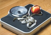 Чаще всего люди, желающие похудеть, в первую очередь стремятся избавиться от жира на животе, однако зачастую он остаётся именно там, даже если в целом сбросить вес у человека получилось