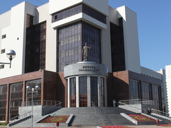 Свердловский министр отсудил более 3 миллионов рублей