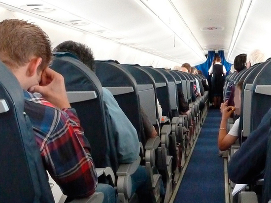 Авиакомпания может включить хулигана в «черные списки» неблагонадежных пассажиров