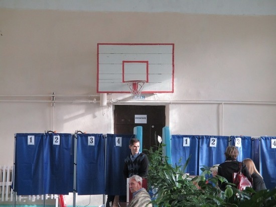 В Екатеринбурге досрочно проголосовали почти пять тысяч человек