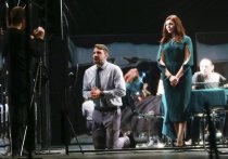 Псковским щелкопёрам показали «полработы» над спектаклем «Ревизор» в областном театре драмы. После чего они заподозрили, что премьера 6 и 7 сентября – это диверсия накануне губернаторских выборов