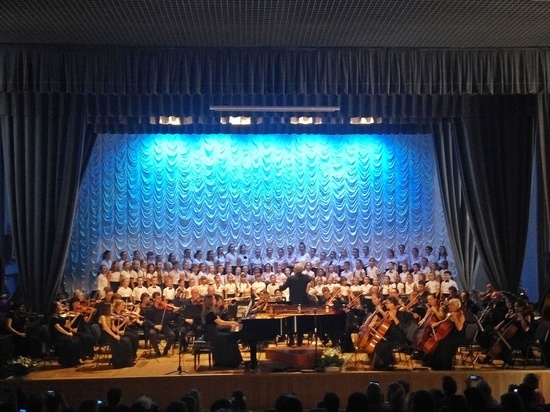 Губернатор Севастополя побывал на первом концерте в новой музыкальной школе
