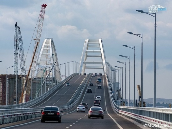 Первое лето Крымского моста: промчалось более 2 млн. машин