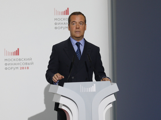 Медведев и члены правительства запутались в налогах и обещаниях