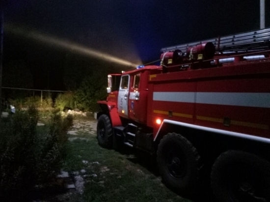 На пожаре в Маслово пострадал человек