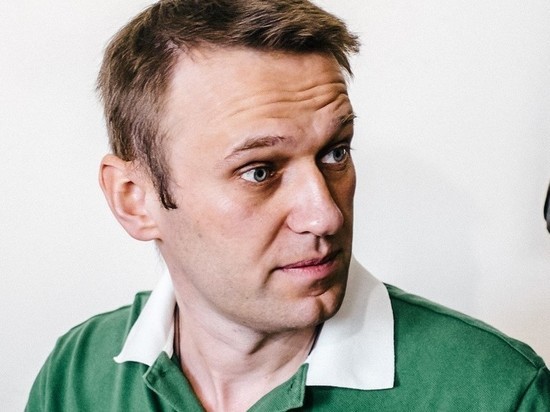 Песков прокомментировал вызов Навального на дуэль Золотовым