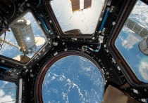 Российским космонавтам придется дважды внепланово выйти в открытый космос, чтобы выяснить, имеются ли на корпусе корабля "Союз МС-09" сквозные отверстия