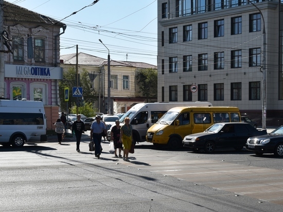 В Астрахани у Татар-базара установили новый светофор
