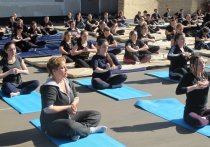 Занятия по йоге пользуются бешеной популярностью
