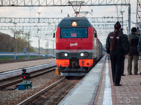 Поезд сбил 40-летнего кузбассовца