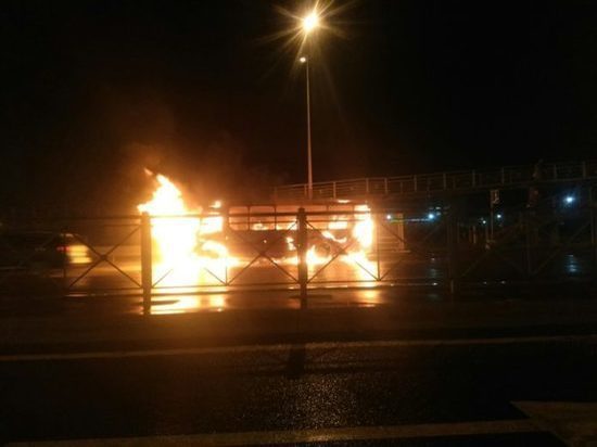 На Таллинском шоссе сгорел автобус