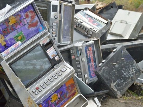 Кузбасские полицейские уничтожили более 200 игровых автоматов