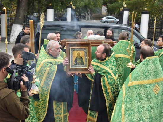 В Оренбург доставили мощи святого Аристоклия Афонского