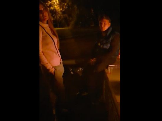 В Сеть попало видео пьянки молодой пары на Кургане Славы в Алексине