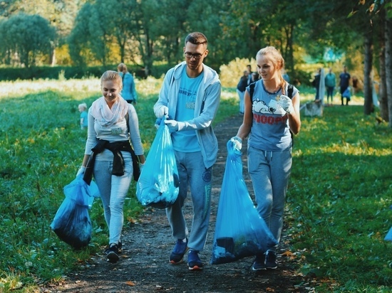 Более 350 вологжан вышли на уборку парка Мира во Всемирный день чистоты