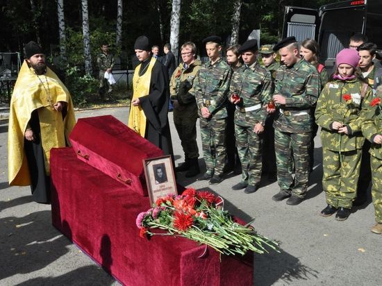 Родственникам алтайских солдат передали останки героев, погибших в годы Великой Отечественной войны