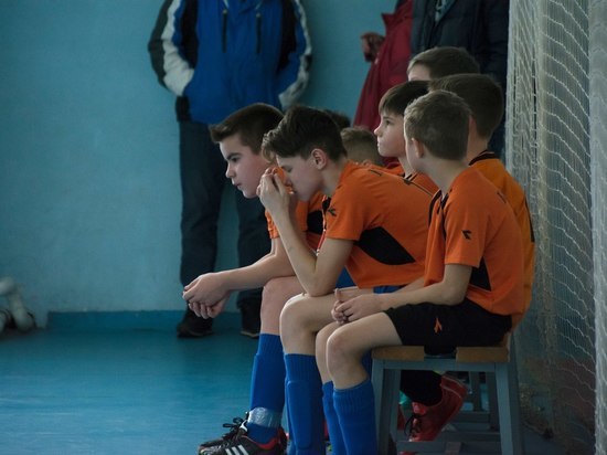 "Денег нет, но вы держитесь": юные футболисты Калуги до финала дошли, но на игру поехать не смогли