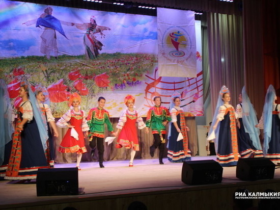 Калмыкия провела хореографический фестиваль «Мы – одна семья!»