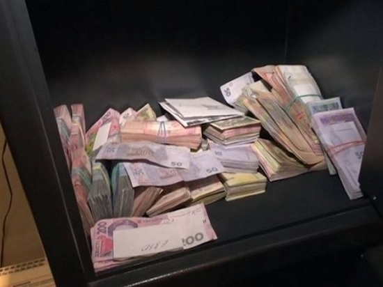 Сотрудница зубной клиники Новокузнецка украла 500 тысяч рублей и попала в ловушку