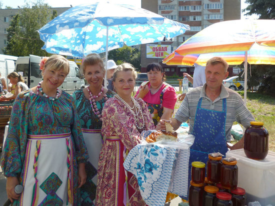 В  Брянске и в районах  региона продолжают функционировать ежегодные ярмарки выходного дня