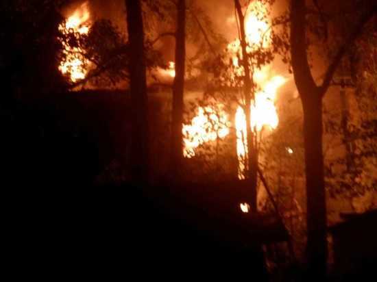 На сей раз пожар вспыхнул в деревяшке по Новгородскому, 139