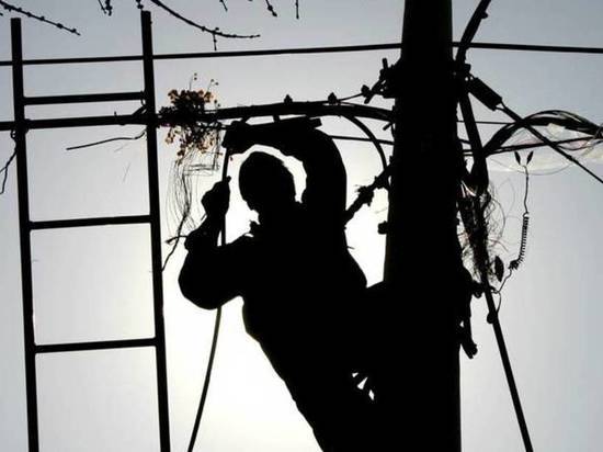 Ветер оставил без света четыре района в Тверской области