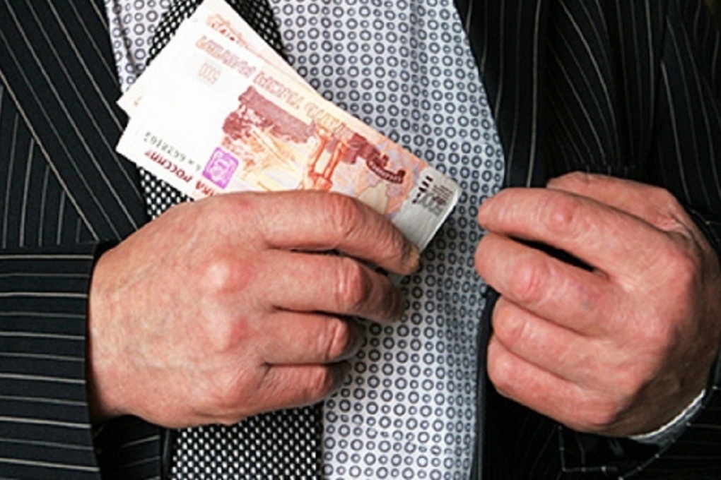 Дача взятки фото. Чиновник забирать. Коррупция чиновников. Взяткополучатели профессионалы. Чиновник коррупционер.