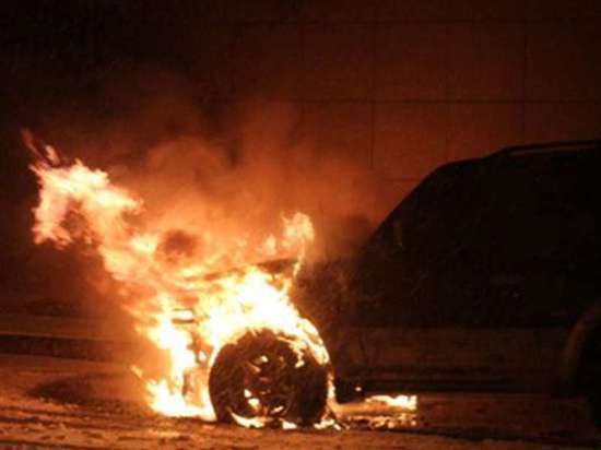 Прошлой ночью в Архангельске горел ещё один дорогой внедорожник