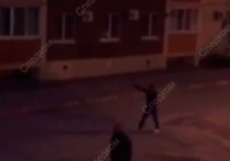 В городе Волжский Волгоградской области 32-летний местный житель по просьбе жены застрелил соседа-меломана, который громкой музыкой мешал им спать