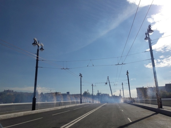 В Омске с помпой открыли обновленный Юбилейный мост