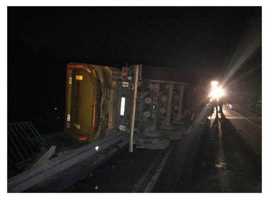 На Симферопольско – Брестском шоссе погибли два водителя грузовиков