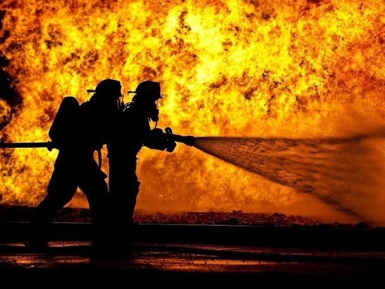 Пожарные нашли труп мужчины в сгоревшем доме на севере Карелии