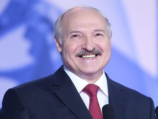 Лукашенко назвал безмозглым запрет ночной продажи алкоголя