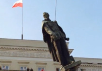 По словам министра иностранных дел Польши Яцека Чапутовича, власти не планирую прекращать кампанию по сносу памятников Красной армии и советским солдатам